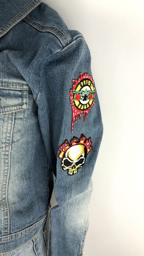Jeansjacka med Guns n rosestygmärken - Bild 3