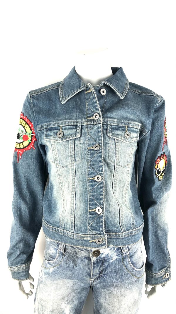 Jeansjacka med Guns n rosestygmärken