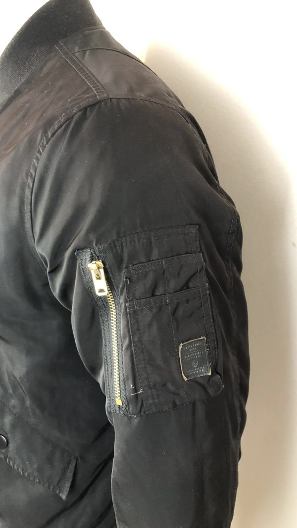 BOMBERJACKA MED MÅNGA TYGMÄRKEN L - Bild 2