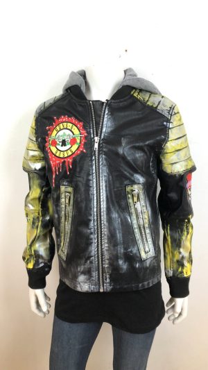 JACKA I KONSTSKINN M GUNS N ROSES 140 CL ( 9-10 ÅR )